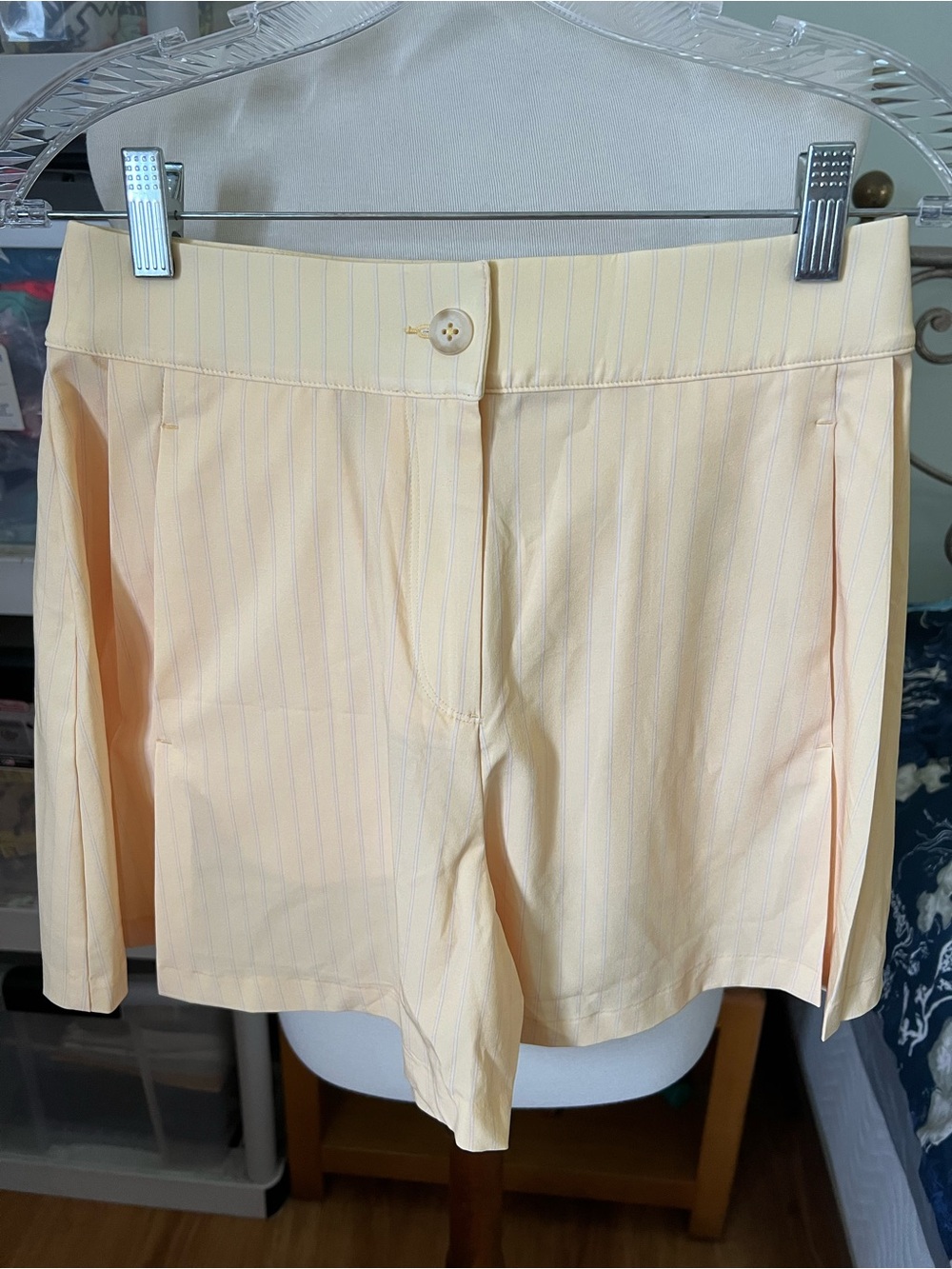 Puma x Arnold Palmer Women’s XS Lemon Butter Pinstripe Pleated Golf Shorts NWT